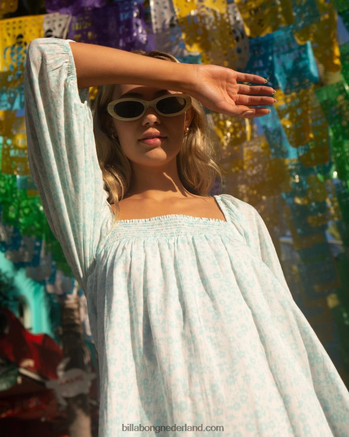 Billabong vrouwen babydolljurk met bloemenveldenregen druppel 4D20H2313